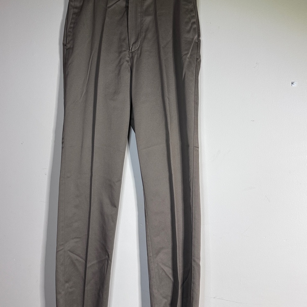 Roundtree & Yorke Khakis 100% Cotton